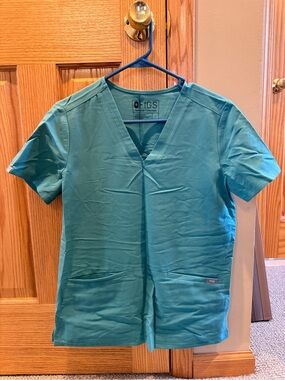 Figs Women’s V-Neck Scrub Top - Teal